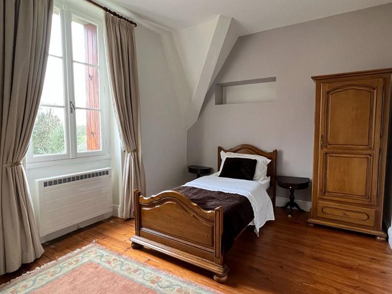 Propriété - 410 m² - 12 pièces