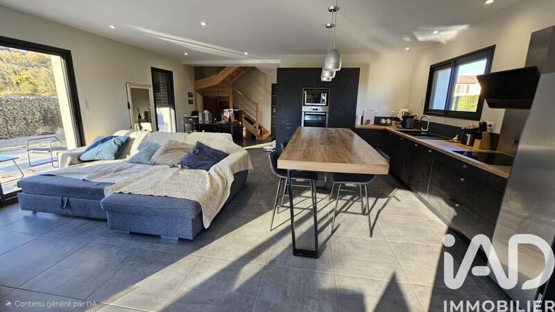 Maison - 113 m² - 6 pièces