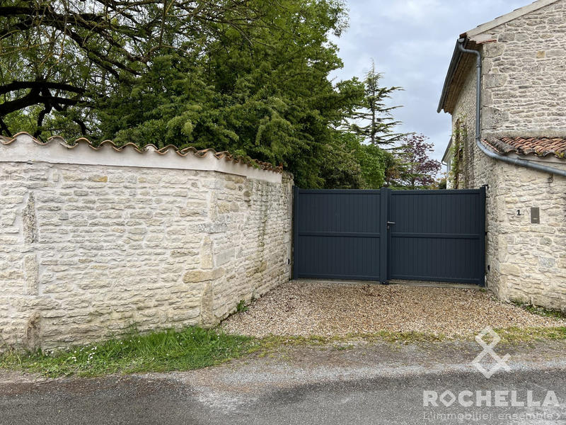 Maison - 244 m² - 8 pièces