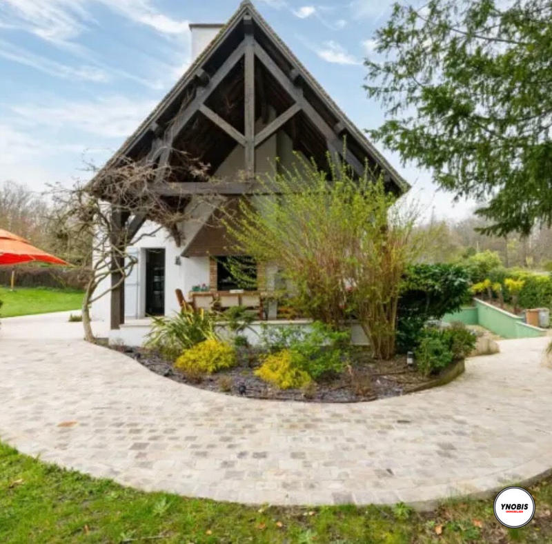 Maison - 212 m² - 7 pièces