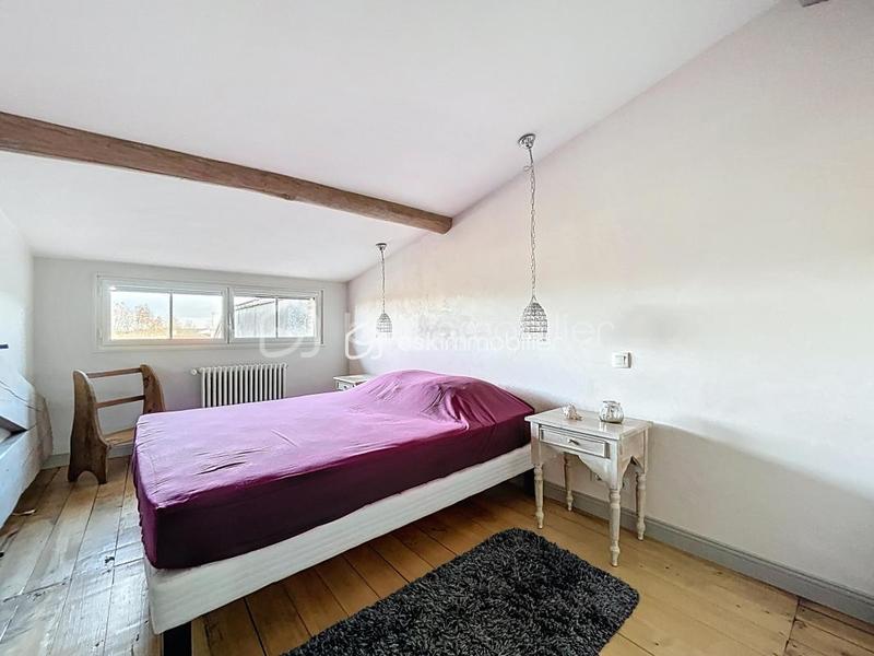 Propriété - 244 m² - 9 pièces