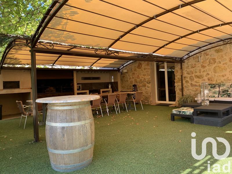 Maison - 370 m² - 10 pièces