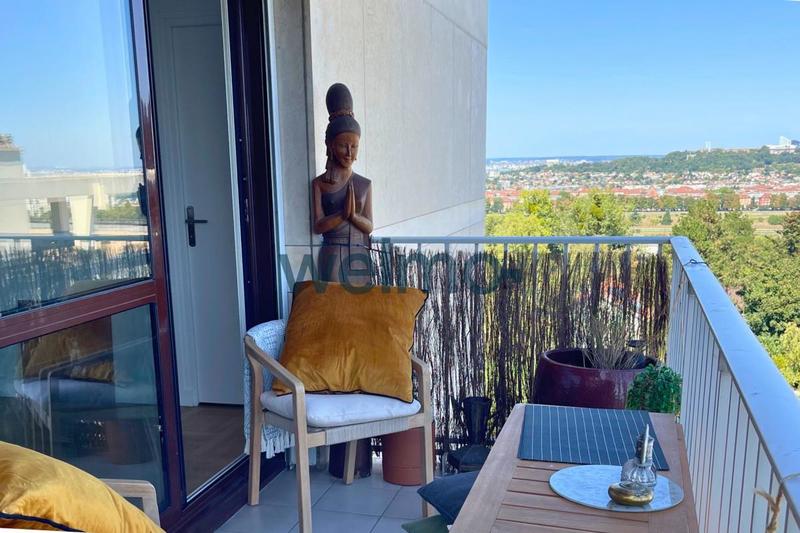 Appartement - 82 m² - 3 pièces