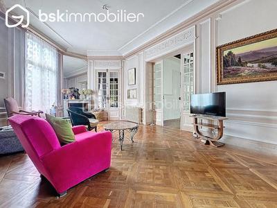 Maison de maîtres - 305 m² - 10 pièces