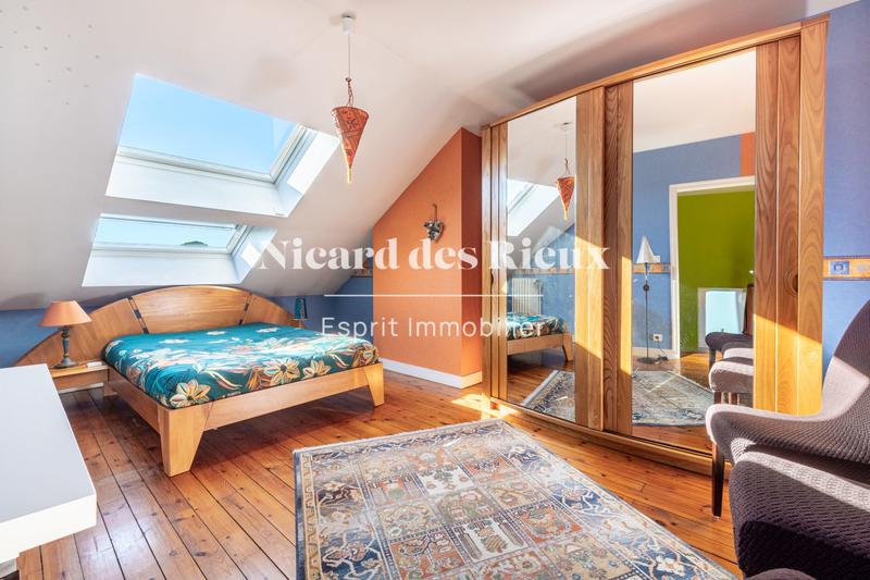 Maison - 180 m² - 8 pièces