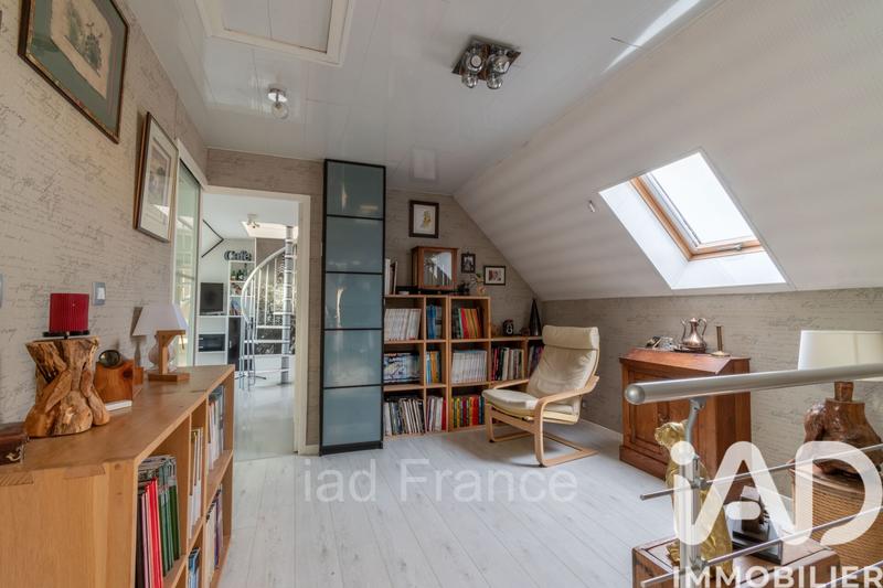 Maison - 203 m² - 10 pièces