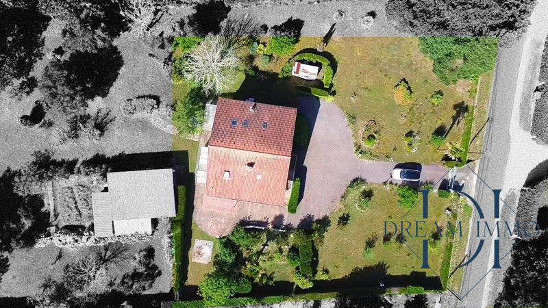 Maison - 158 m² - 8 pièces