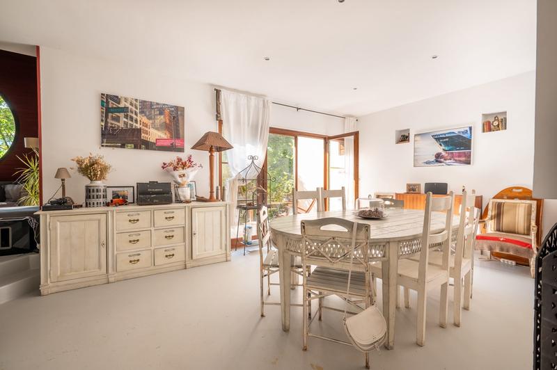 Maison - 300 m² - 9 pièces