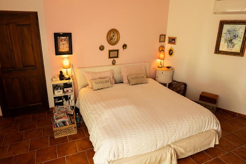 Maison - 205 m² - 7 pièces