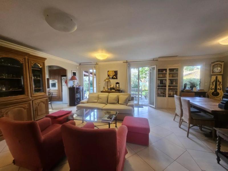 Appartement - 107 m² - 6 pièces