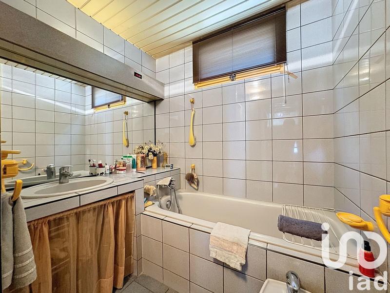 Maison - 182 m² - 3 pièces