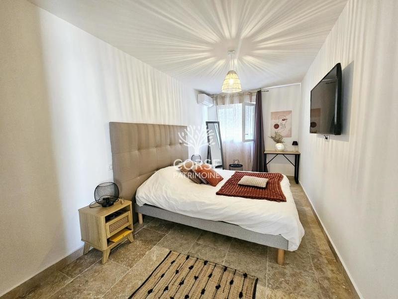 Propriété - 240 m² - 10 pièces