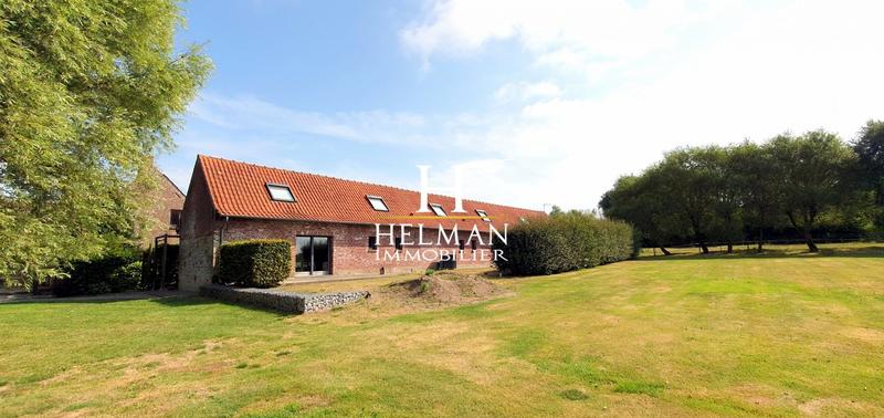 Maison - 536 m² - 16 pièces