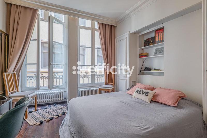 Appartement ancien - 109 m² - 4 pièces