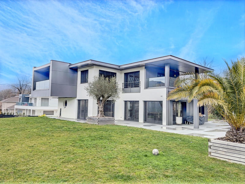 Villa - 250 m² - 6 pièces