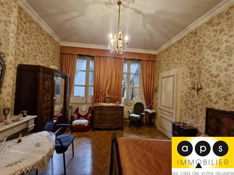 Immeuble - 214 m² - 11 pièces