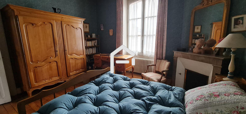 Maison - 210 m² - 8 pièces