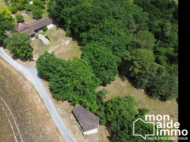 Maison - 240 m² - 8 pièces