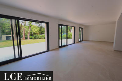 Maison - 175 m² - 6 pièces