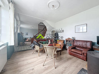 Maison - 230 m² - 7 pièces