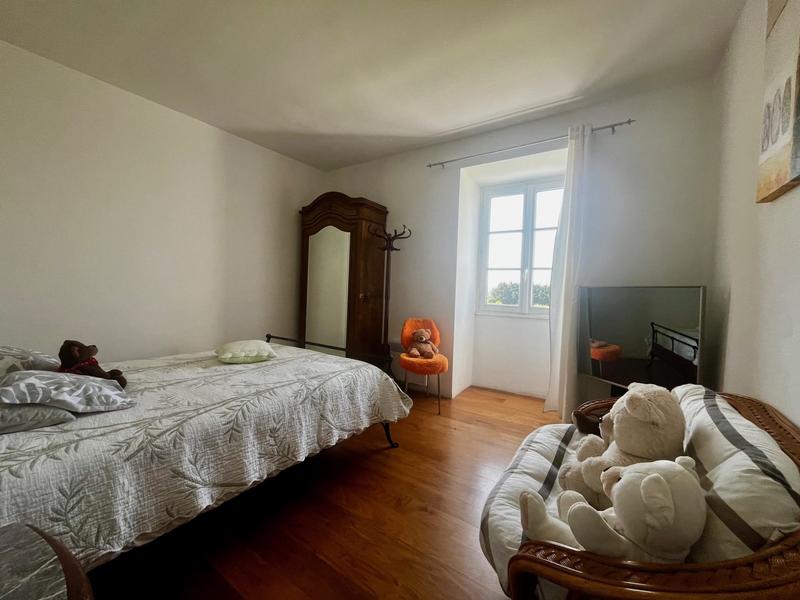 Maison - 230 m² - 10 pièces