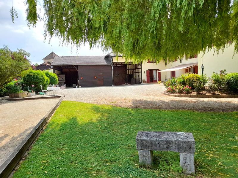 Maison - 239 m² - 11 pièces