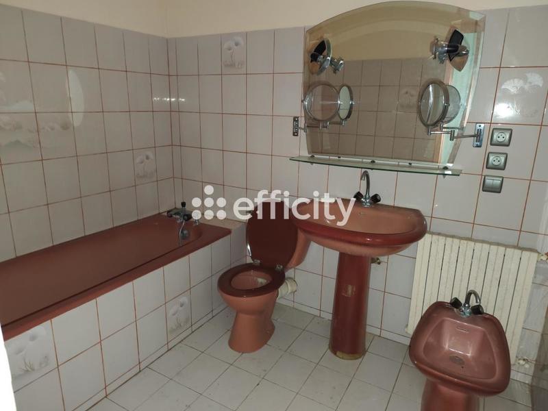 Maison - 226 m² - 10 pièces