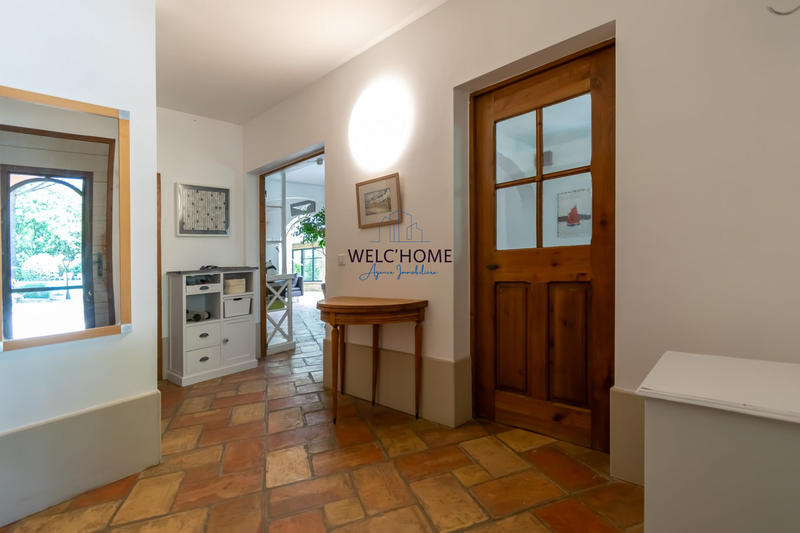 Villa - 234 m² - 8 pièces