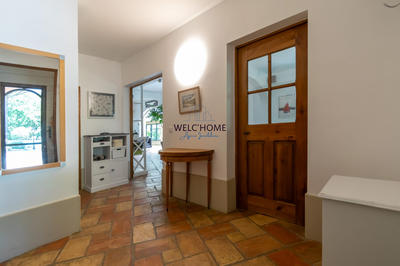 Villa - 234 m² - 8 pièces