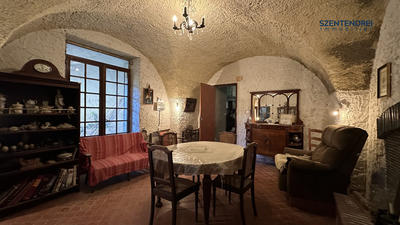 Maison - 195 m² - 11 pièces