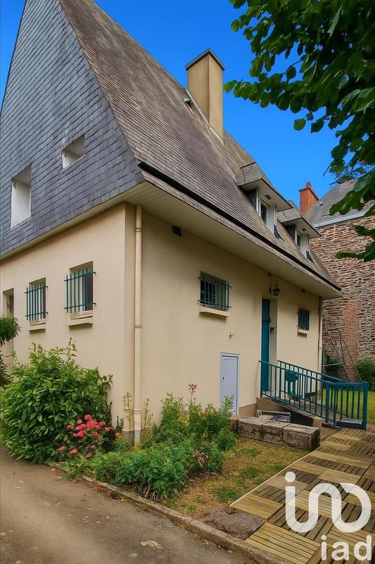 Maison de ville - 260 m² - 8 pièces