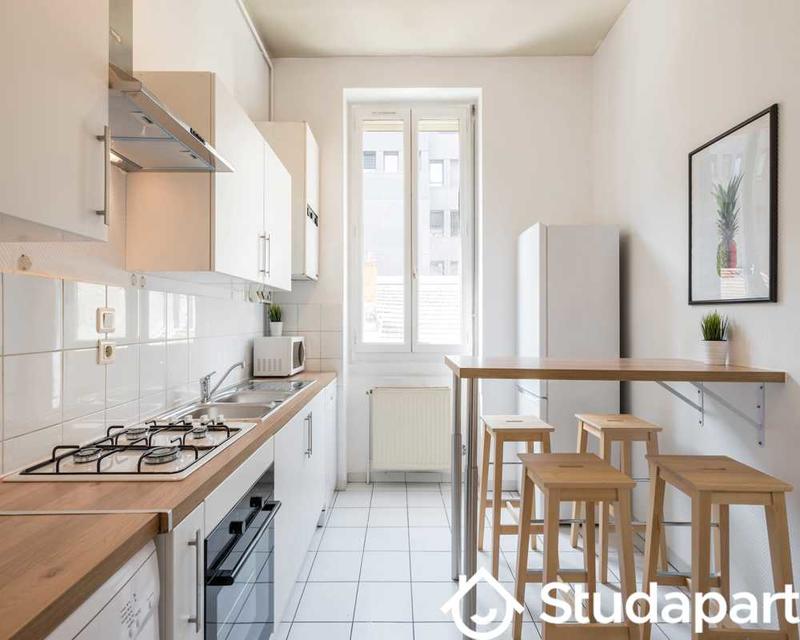 Chambre - 90 m² - 1 pièce