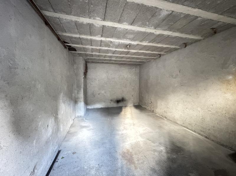 Parking / Garage - 10 m²