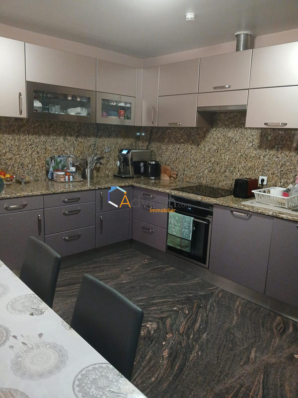 Maison - 192 m² - 6 pièces