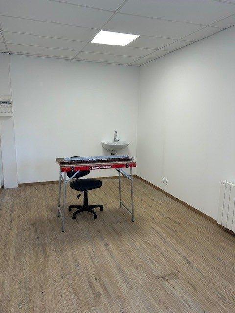 Local commercial - 36 m² - 2 pièces