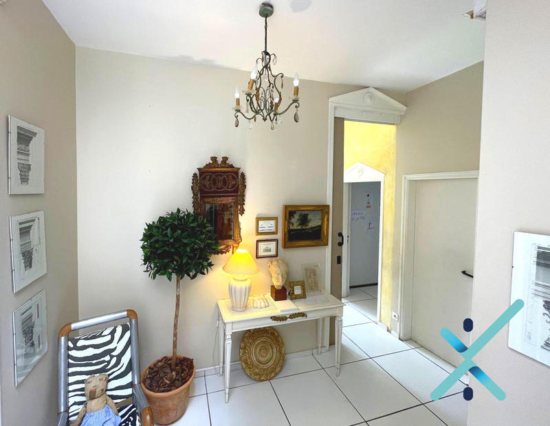 Maison contemporaine - 252 m² - 11 pièces