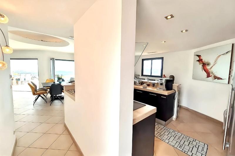 Appartement sur toit - 306 m² - 8 pièces