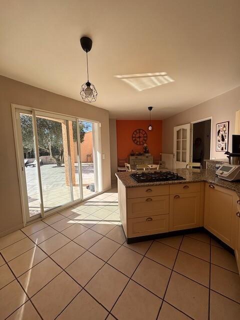 Propriété - 269 m² - 11 pièces