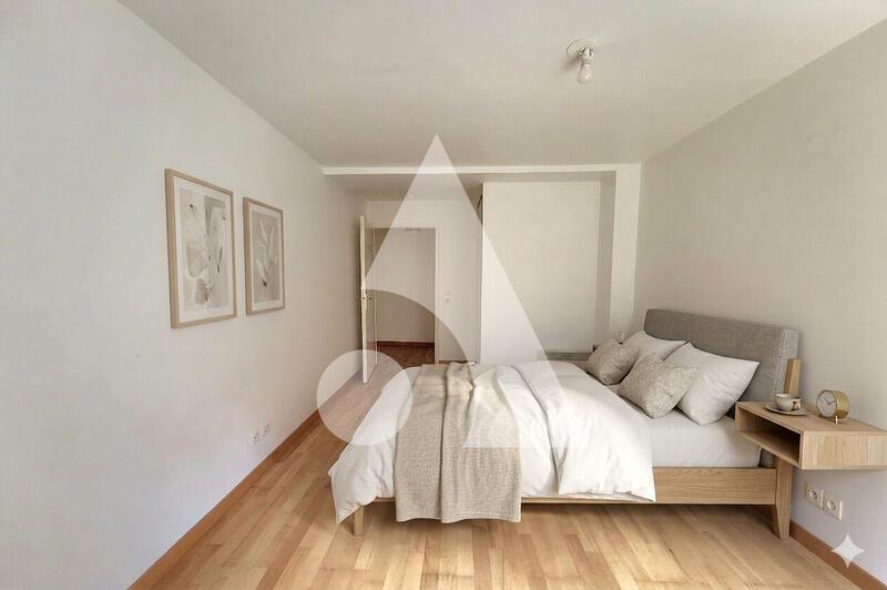 Appartement - 82 m² - 4 pièces