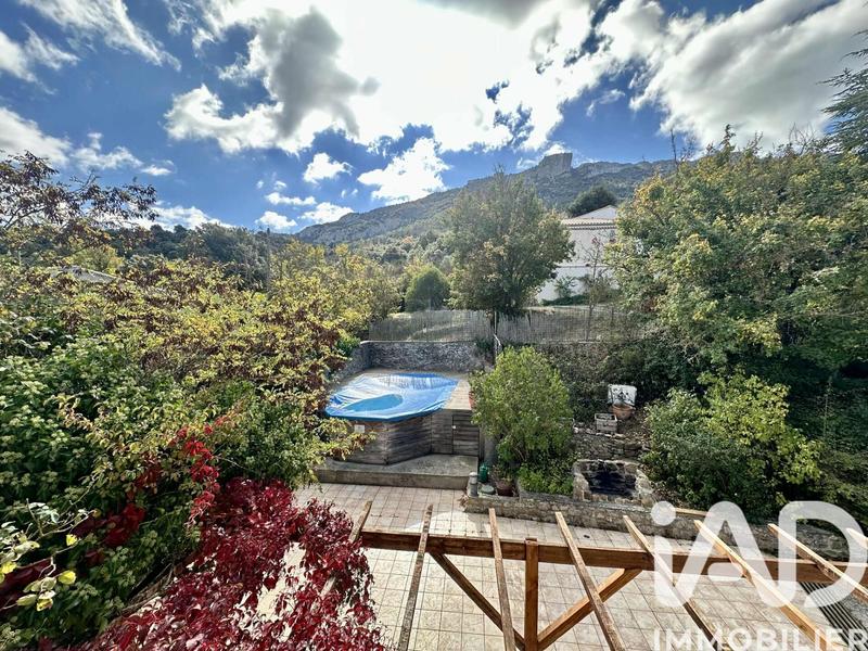 Maison - 340 m² - 9 pièces