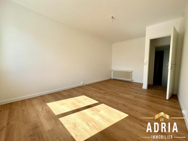 Maison traditionnelle - 236 m² - 11 pièces