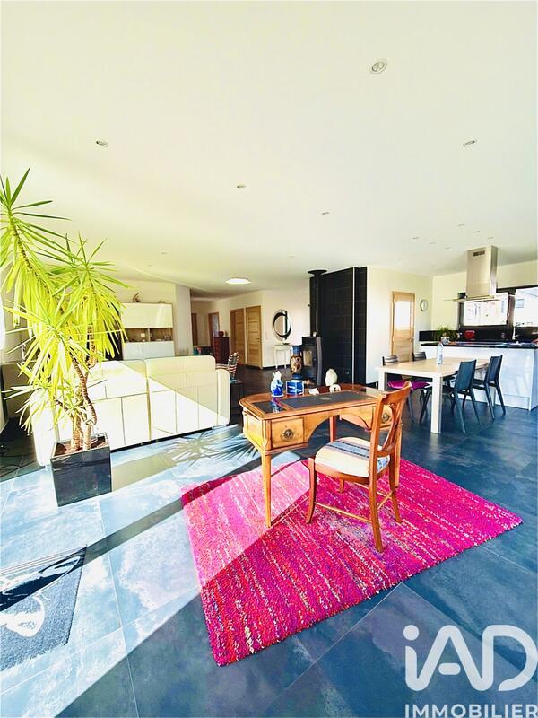 Maison - 134 m² - 3 pièces