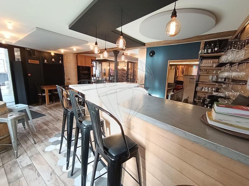 Immeuble - 58 m² - 6 pièces