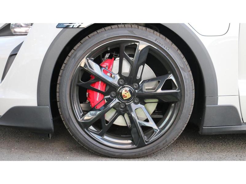 Porsche taycan Cross Turismo Electric Break 4s