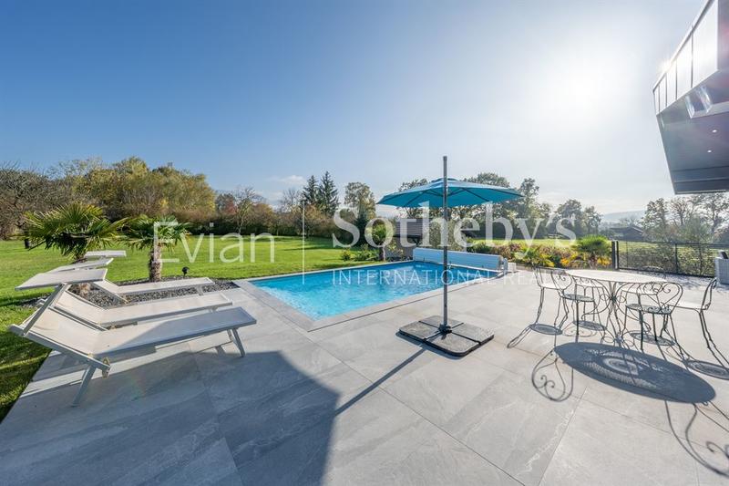 Maison - 269 m² - 7 pièces