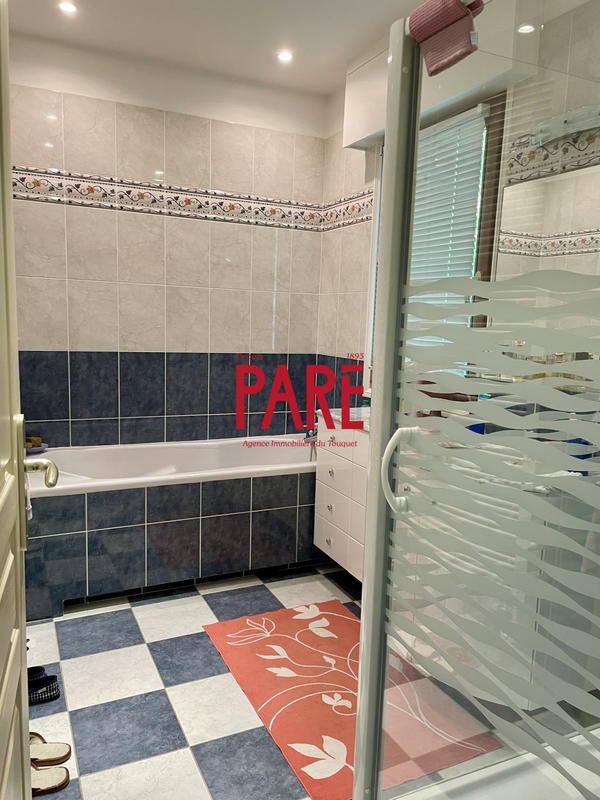 Maison - 167 m² - 8 pièces