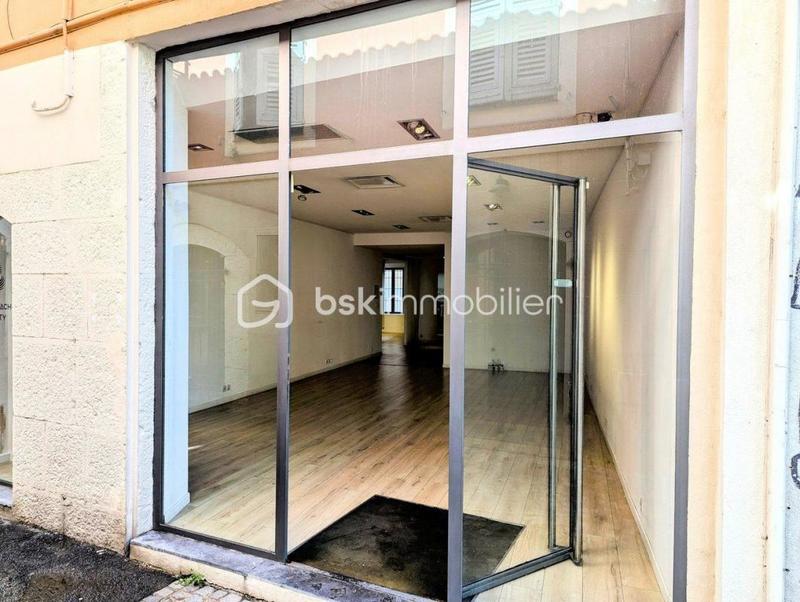 Local commercial - 120 m² - 4 pièces