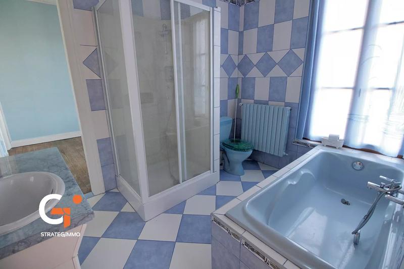 Maison - 144 m² - 8 pièces