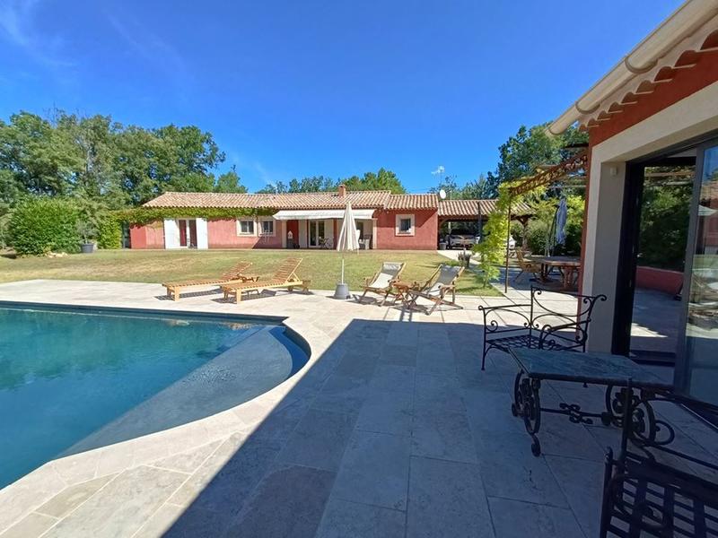 Maison traditionnelle - 122 m² - 4 pièces