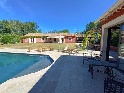 Maison traditionnelle - 122 m² - 4 pièces